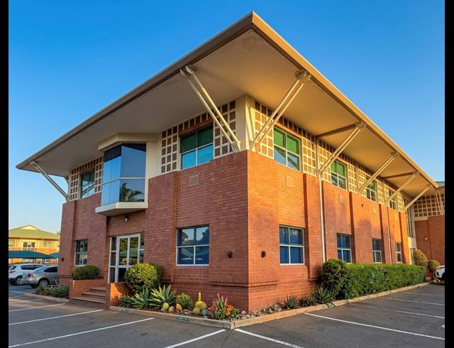 180M² OFFICE RENTED IN EDGEMOUNT ESTATE